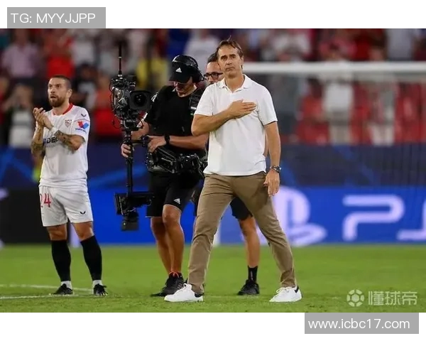 镜头捕捉：欧联赛场小动作引发热议