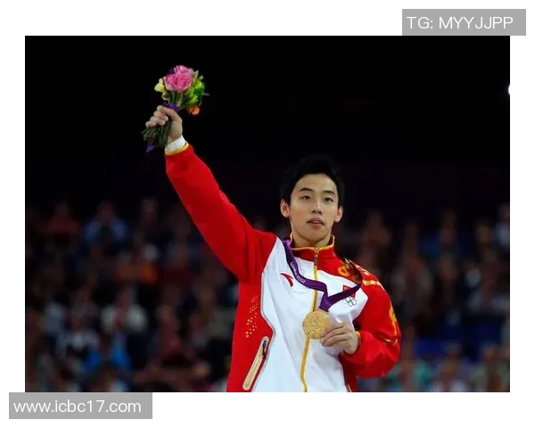 中国运动员夺金后比心观众温暖瞬间令人动容彰显体育精神与人情味